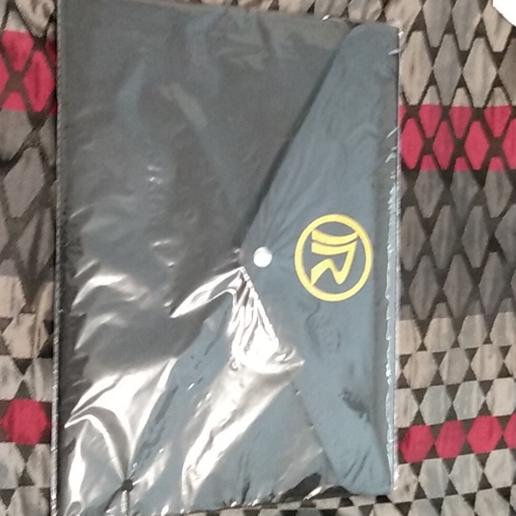 Folder - Picture 2 of 2